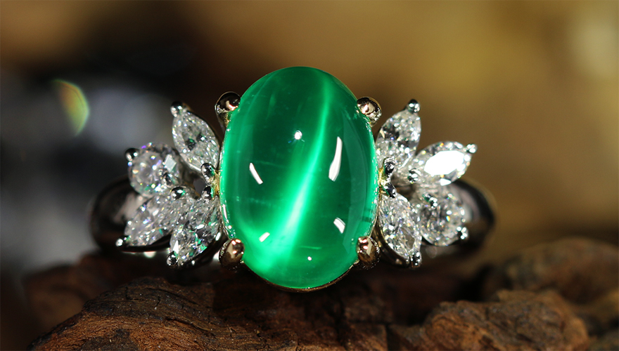 コロンビア産エメラルドキャッツアイ(F1) 3.8ct ダイヤモンド 0.5ct