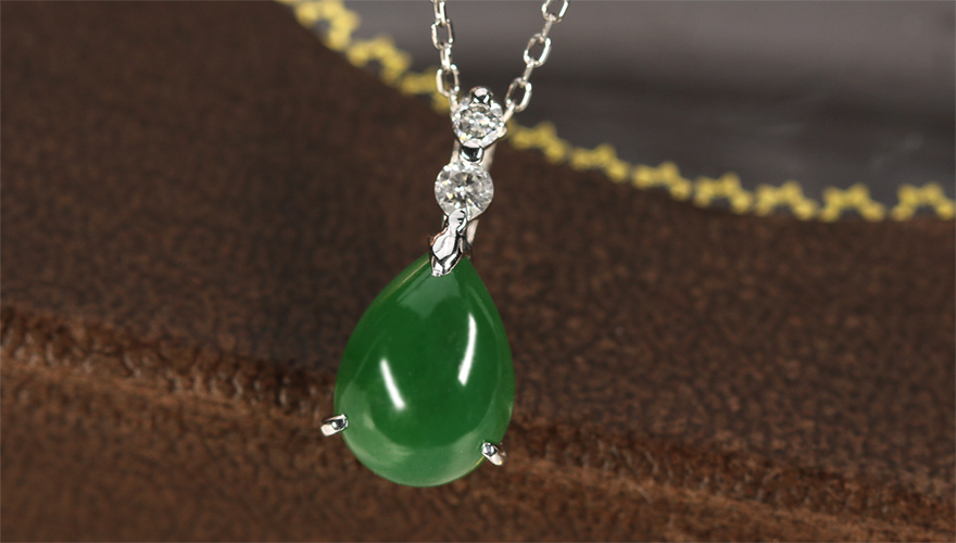 翡翠(ヒスイ) 2.1ct ダイヤモンド プラチナ ネックレス【品質保証書