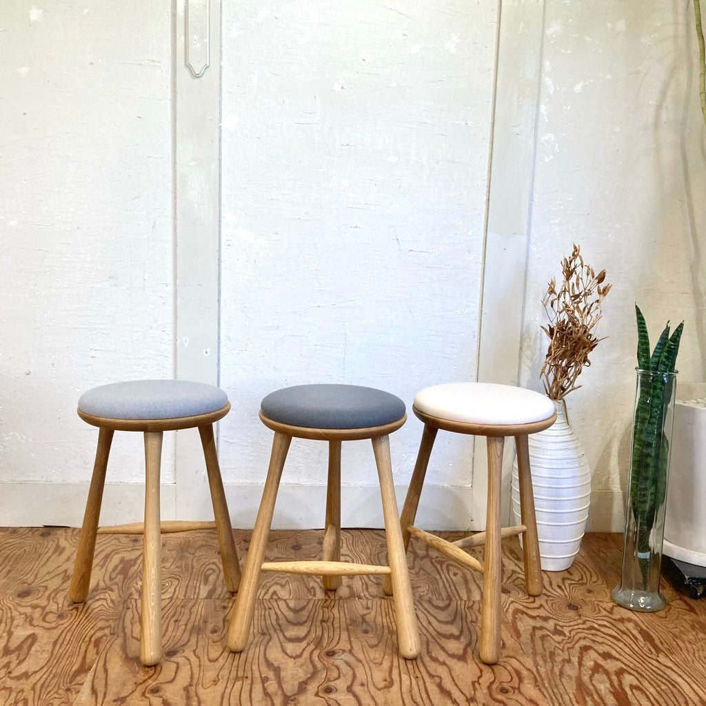 hito to ki ヒトトキ Bow ロースツール H510 オーク材 未使用品 無垢材