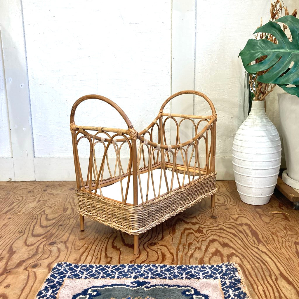 ラタン ドールベッド ヴィンテージ 中古 籐 小さい インテリア