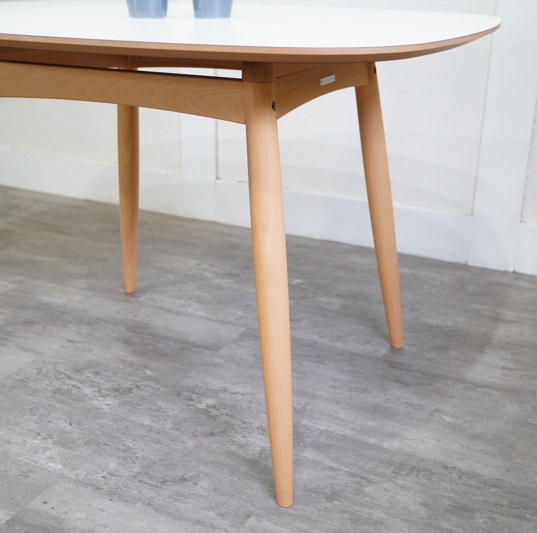 カリモク60 karimoku Dテーブル ダイニングテーブル 中古 カフェ