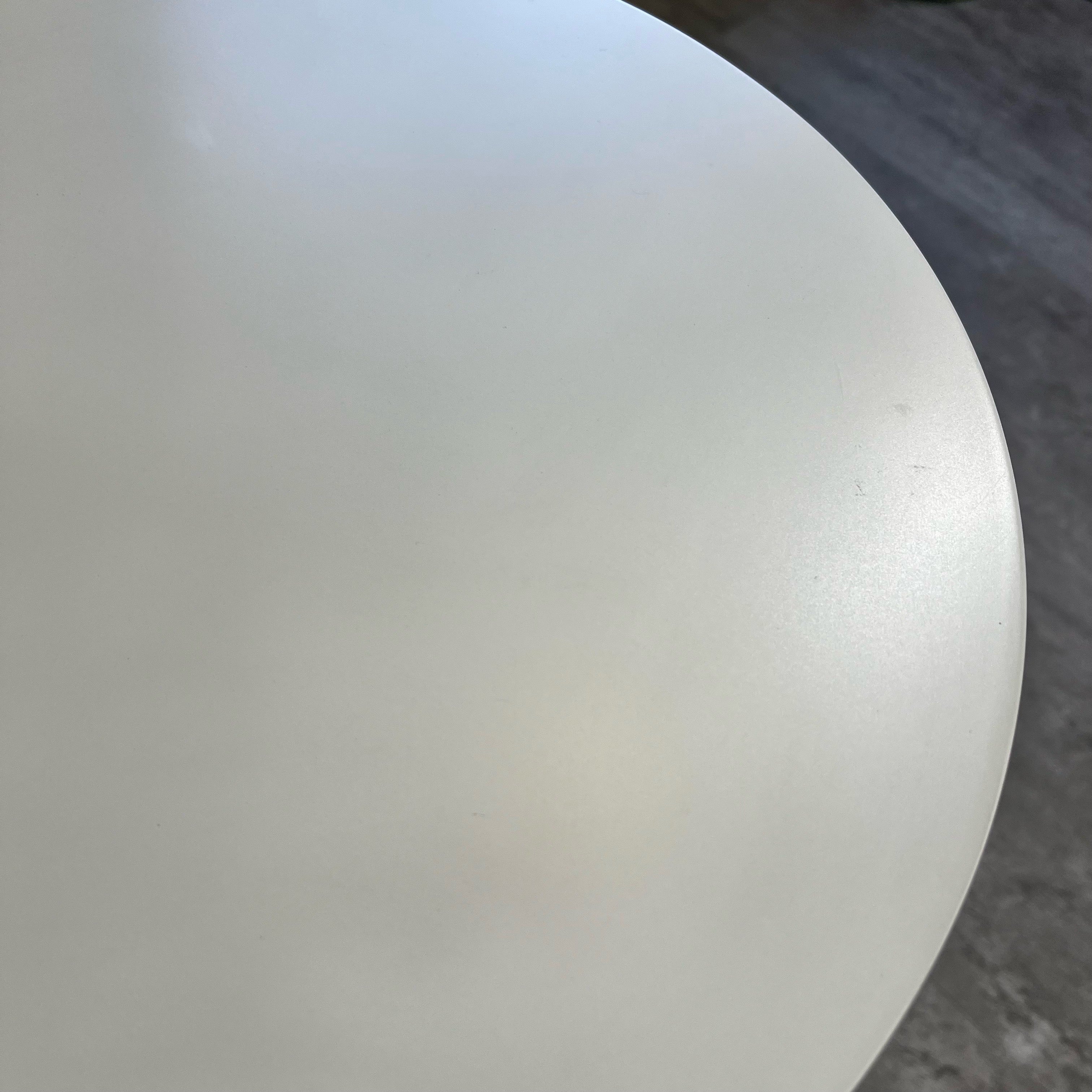 イデー / IDEE ワラビー / WALLABY サイドテーブル バスケット 白