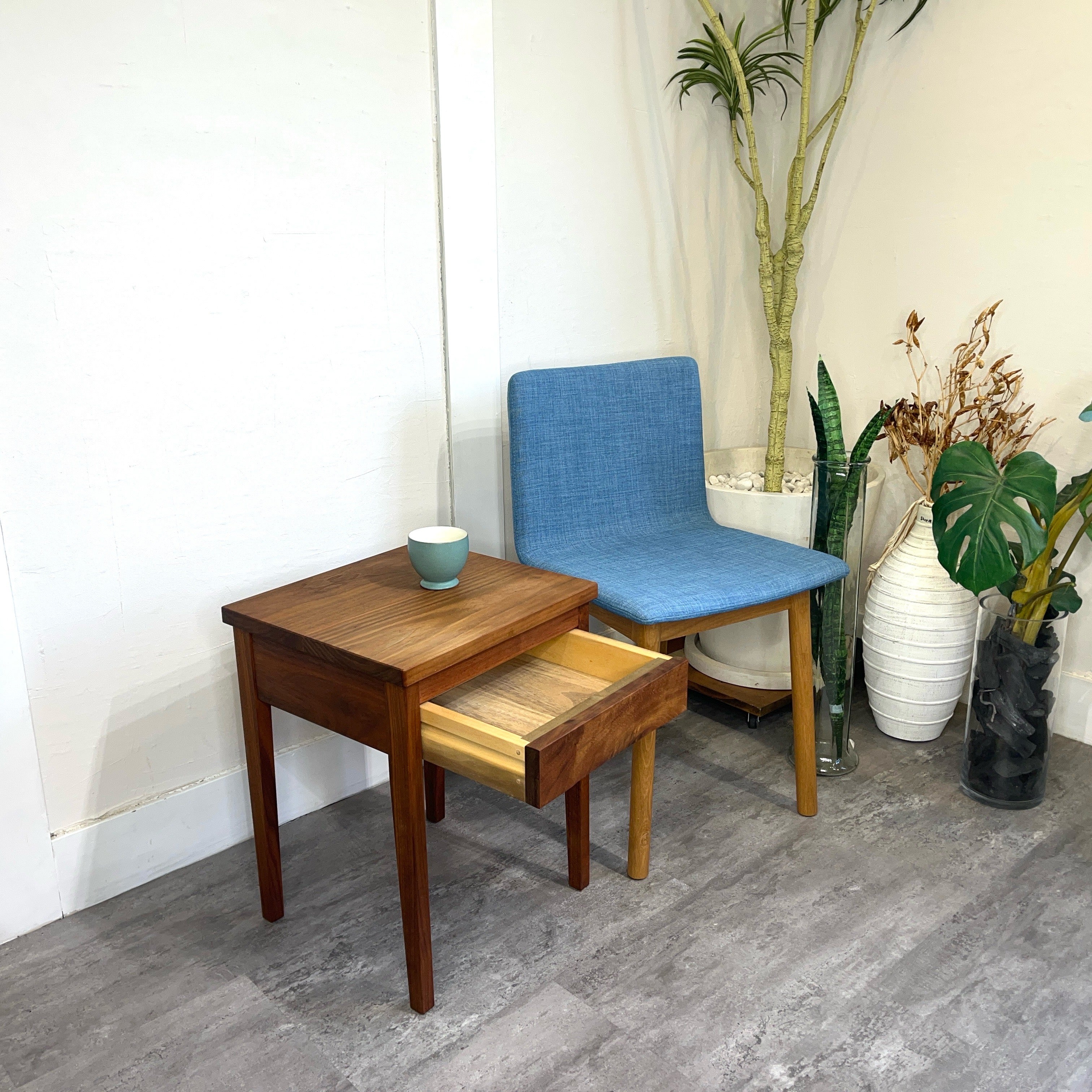 生活アート工房 サイドテーブル ウォールナット無垢材 引出し付き 中古