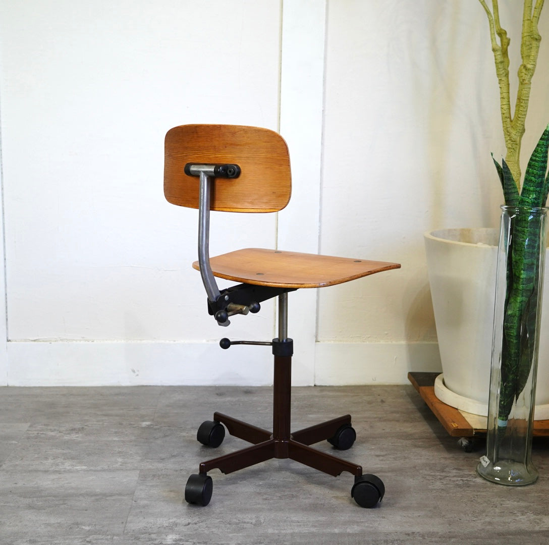 フリッツハンセン / FRITZ HANSEN ケヴィ Kevi キャスターチェア