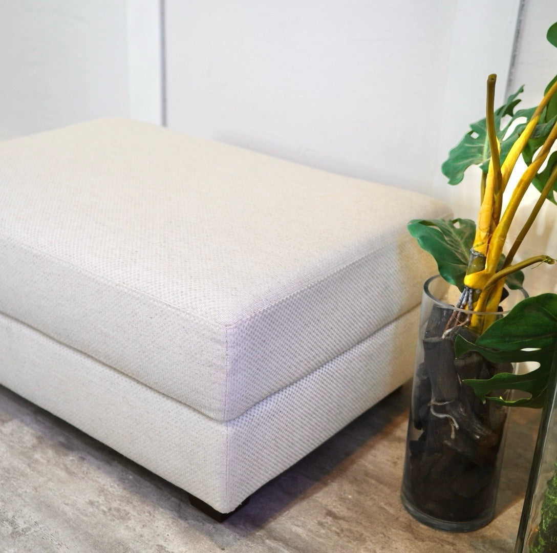 フクラ / HUKLA レガト / REGATO スツール オットマン 白 ホワイト