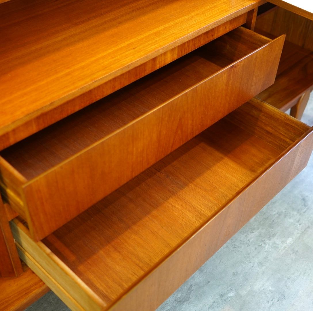 ジェンティーク / Jentique 英国ヴィンテージ サイドボード イギリス