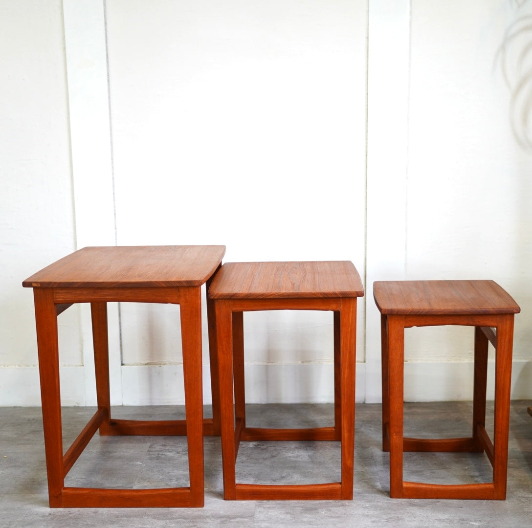 イギリスヴィンテージ 英国 ネストテーブル コーヒーテーブル チーク材