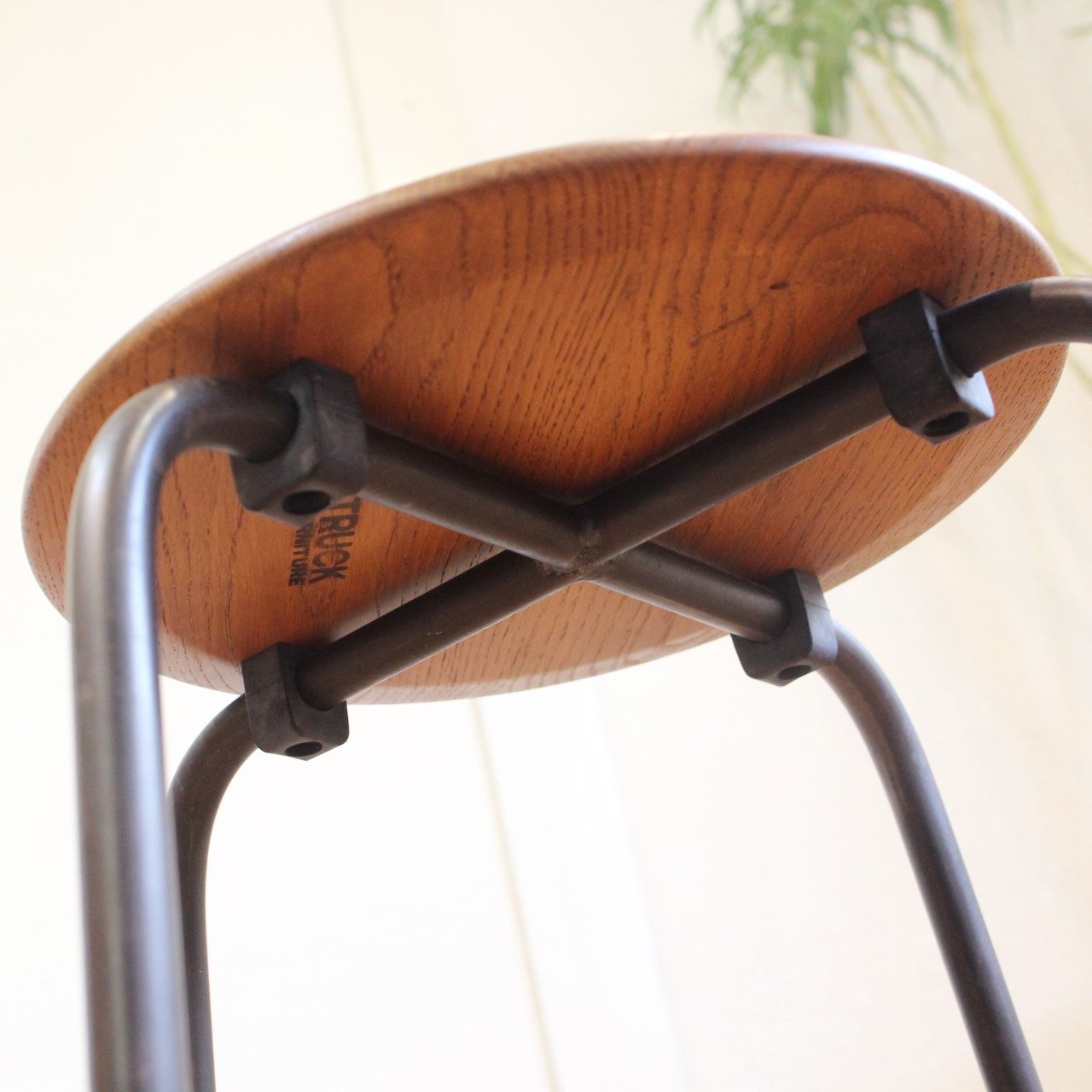 トラックファニチャー/TRUCK FURNITURE｜スット/SUTTO スツール