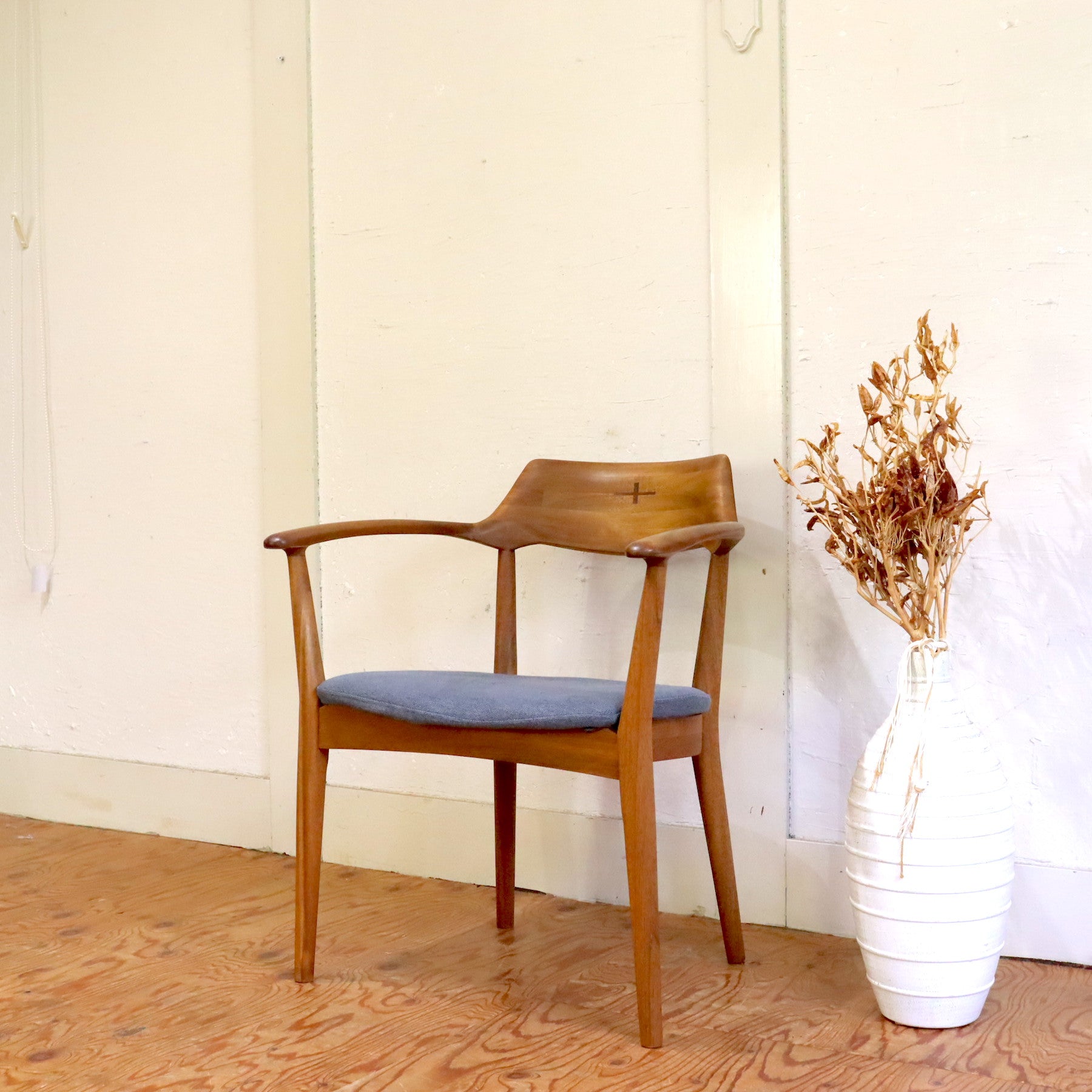 朝日木材加工｜エッダ/EDDA ダイニングチェア アームチェア