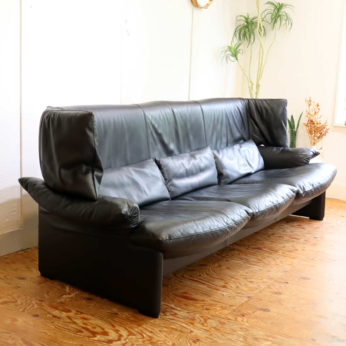 カッシーナ / Cassina ポルトヴェーネレ PORTOVENERE 678-3P 3人掛け