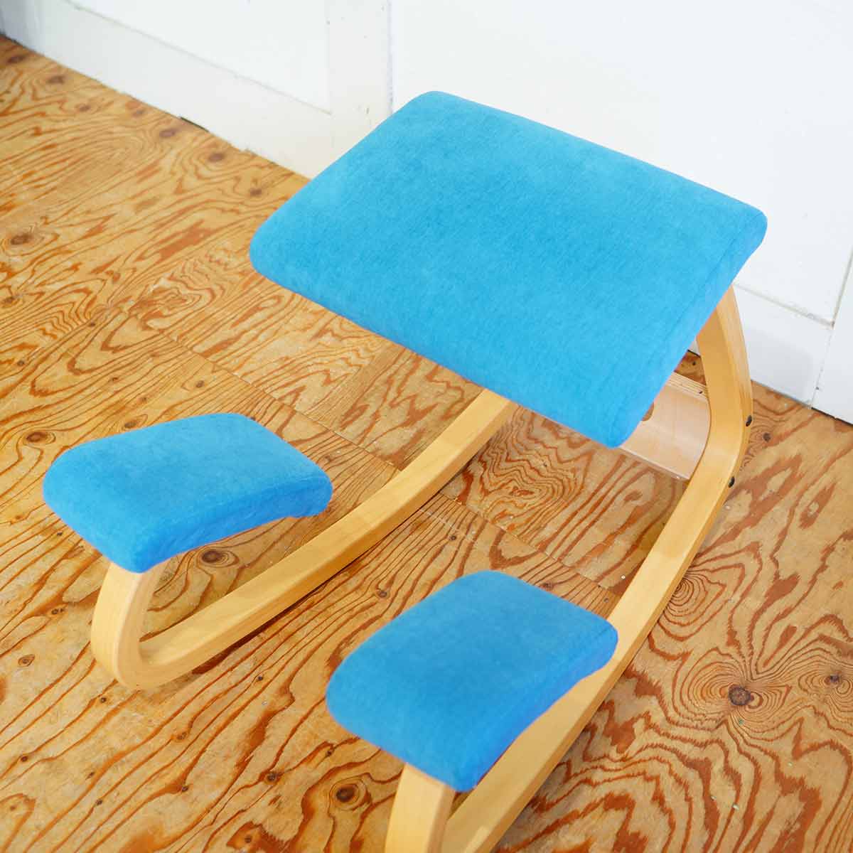 ヴァリエール / VARIER バリアブル VARIABLE バランスチェア 水色