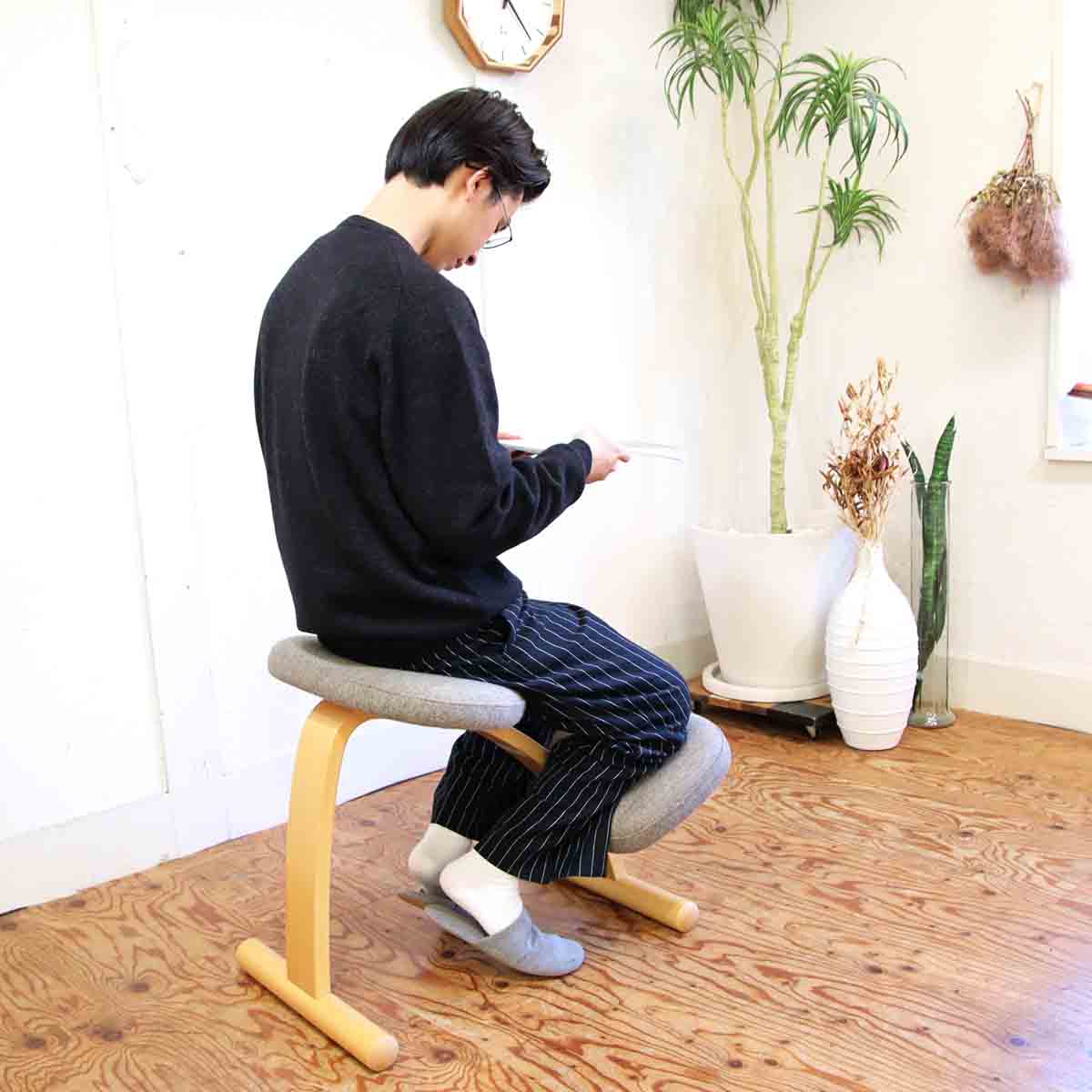 リボ / Rybo バランスチェアイージー グレー 北欧 ノルウェー 姿勢