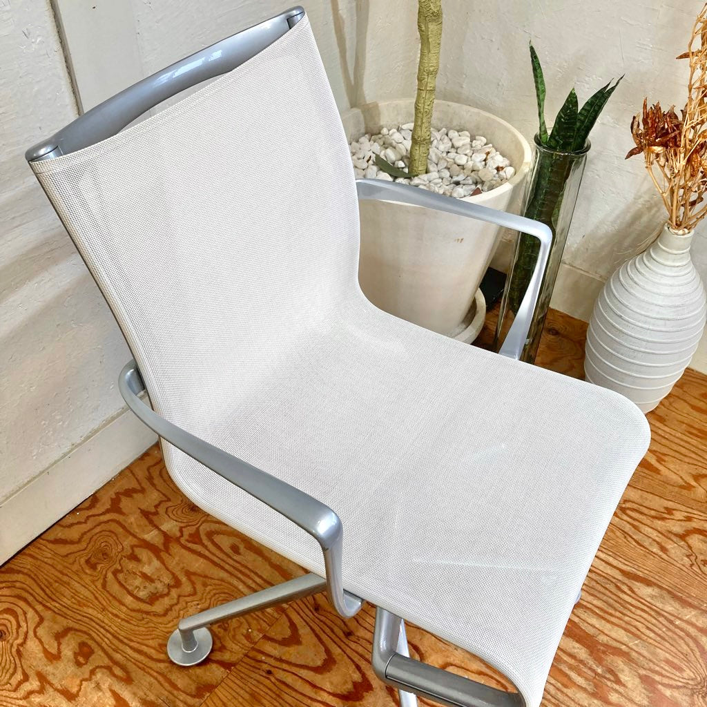 カッシーナイクスシー アリアス / Alias ミーティングフレーム