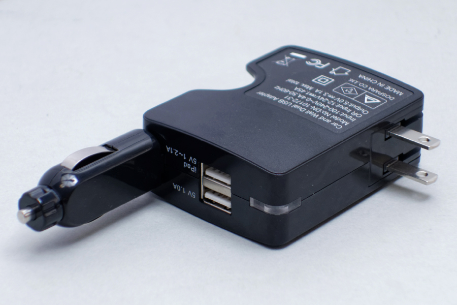 家でも車でもスマホを充電、AC/DC両用のUSB充電アダプターをテストして
