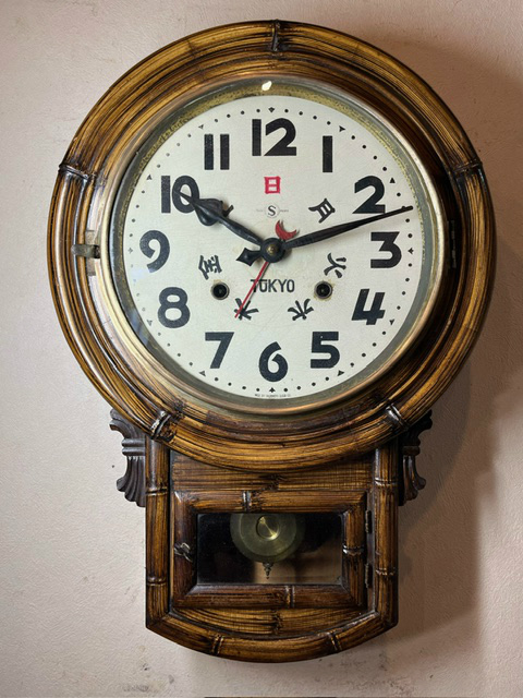 昔懐かしいアンティーク柱時計をお届け|WATERBURY