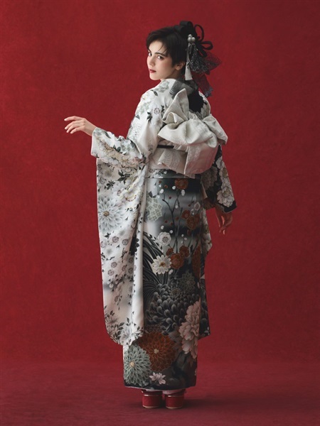 正絹振袖レンタルセット 軍鶏牡丹(オフ)【和風館ICHI】