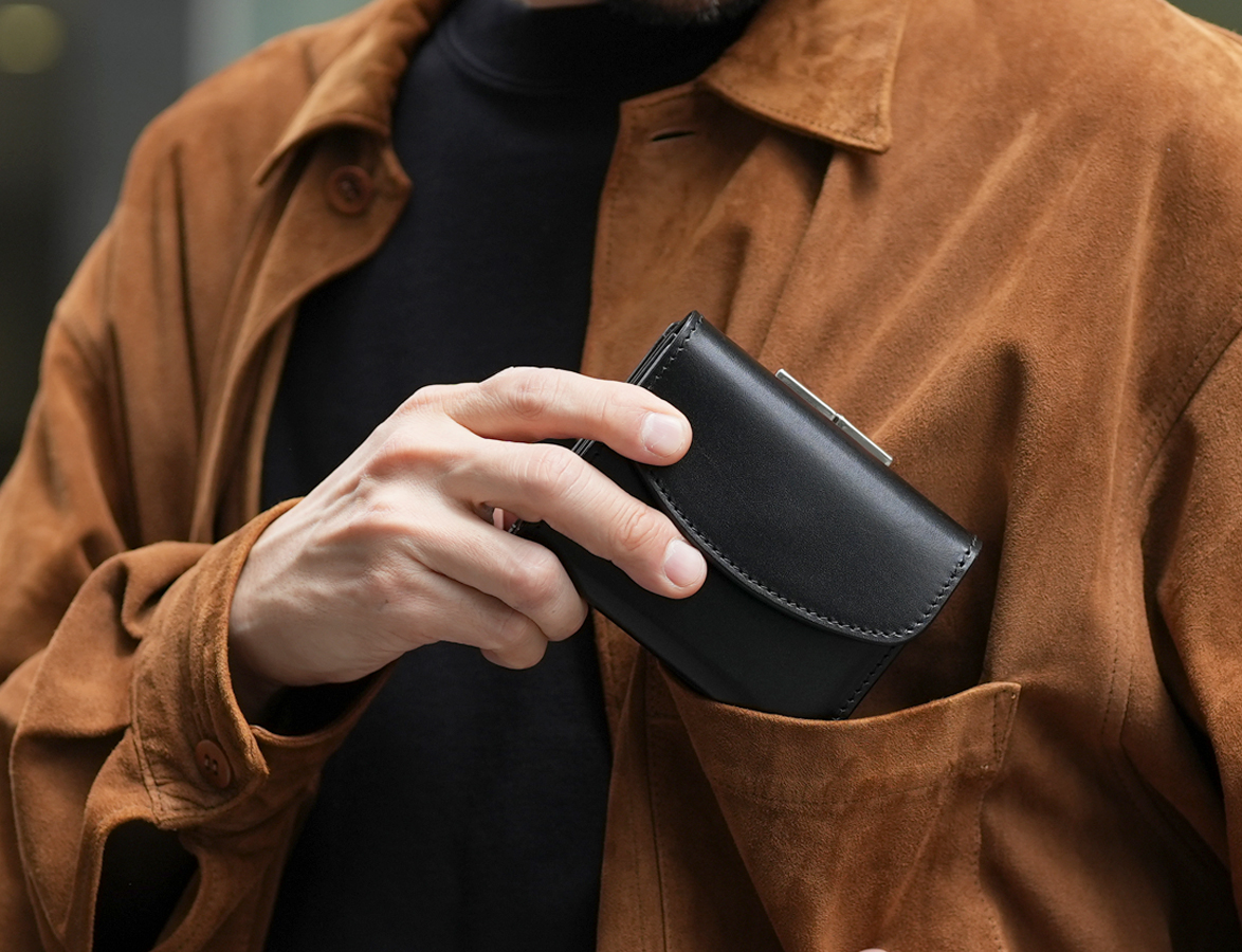 サドルプルアップを使用した がま口付き三つ折り財布・FERMOIRについて