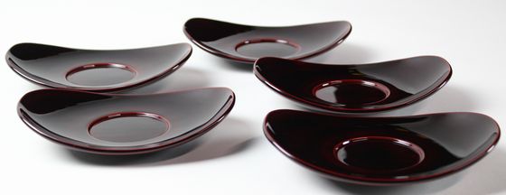 茶托 小判型・溜呂色 5客1組 176,000円（税込） | 輪島塗の塗師屋 輪島