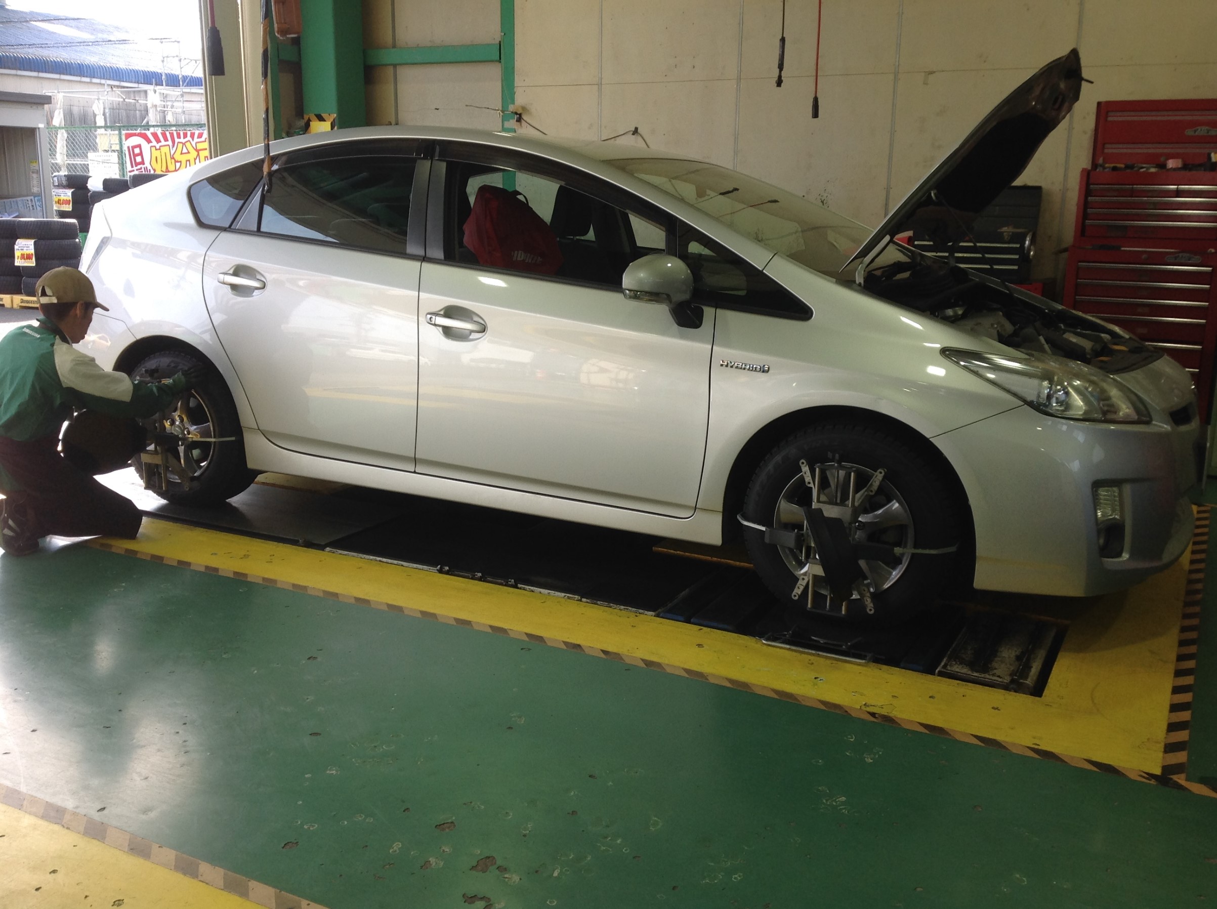 30プリウス スタッドレス取り付け＆アライメント調整 | 店舗おススメ