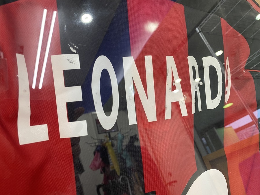 レオ様、ロベルト・バッジョのサイン入りユニフォームが入荷いたしまし