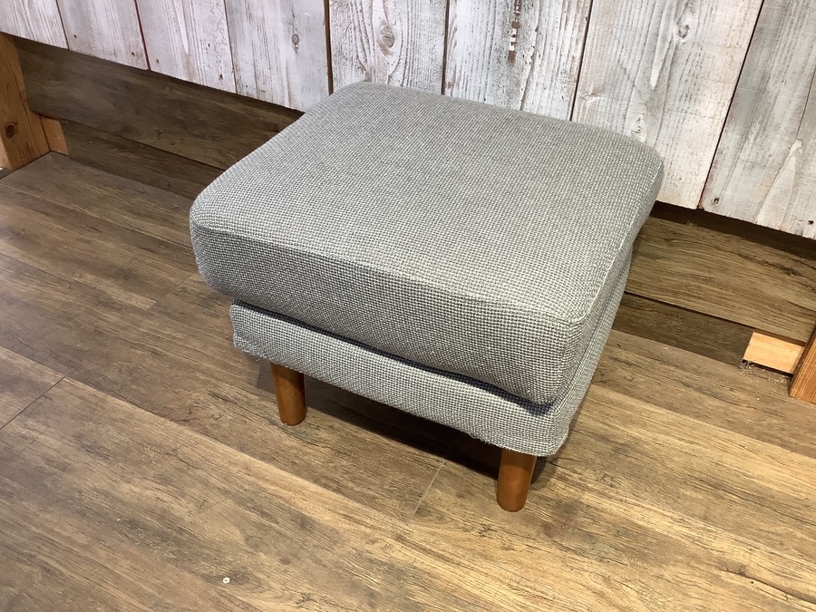 unico（ウニコ）】レトロモダンで北欧テイストなオットマン付ソファ