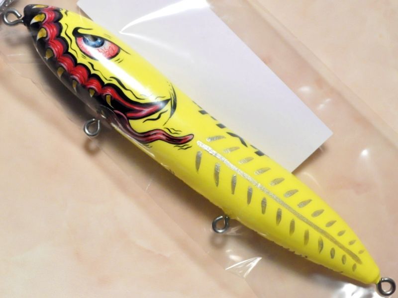 ハウリンウルフ ソリペン：釣り助オリジナル XRY 明るめイエロー 充血