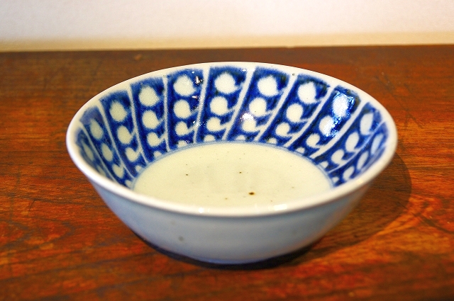 砥部焼 中田窯 4寸鉢(すずらん） | 内田屋通販