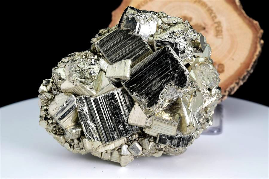 パイライト 黄鉄鉱 ペルー・ラクラカンチャ鉱山産｜希少産地