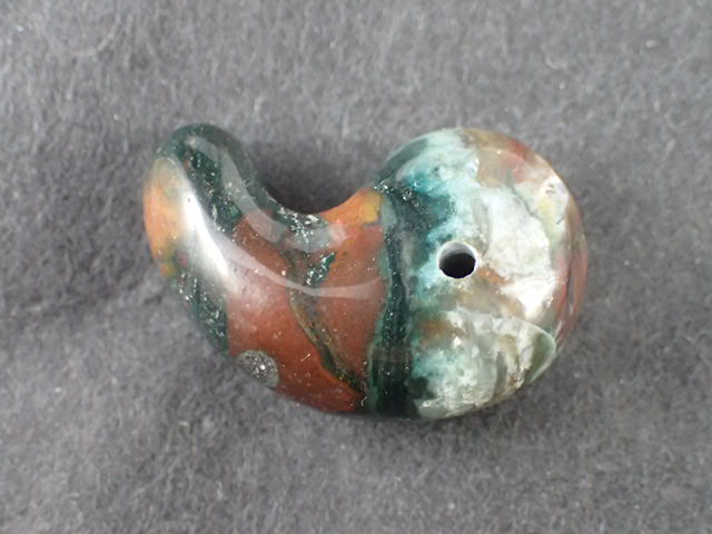 最高品質津軽秋田石(Tsugaru Brocade Akita Stone) 勾玉 秋田県 産