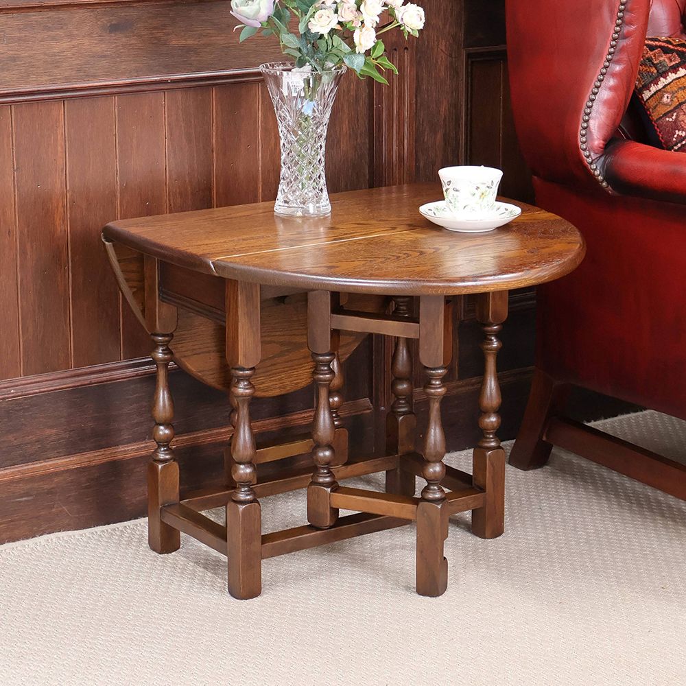 リビング – アンティーク家具と雑貨の店 ビクトリアンクラフト