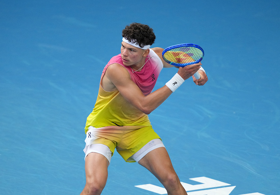 男女アメリカ勢が準々決勝に進出 メルボルンの青い空に星条旗が揺れる