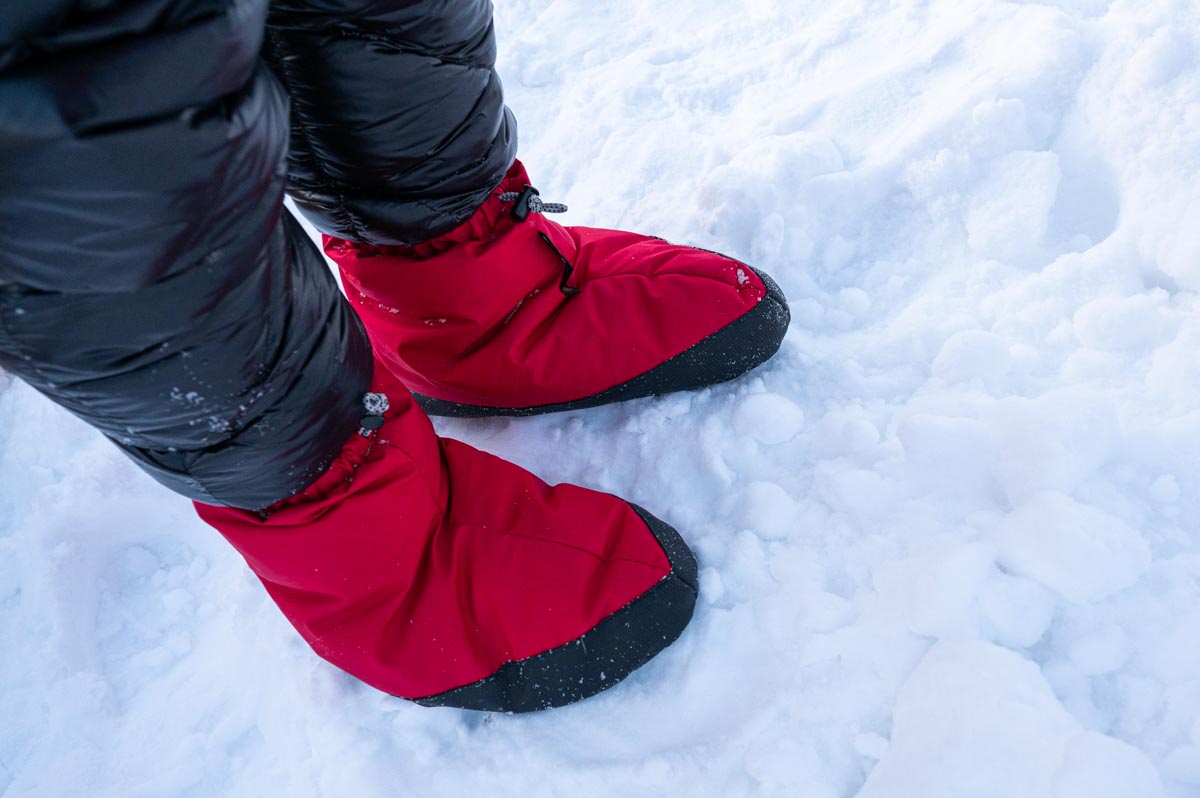 冬の安眠の味方！イスカの防水ダウンテントシューズショートのレビュー