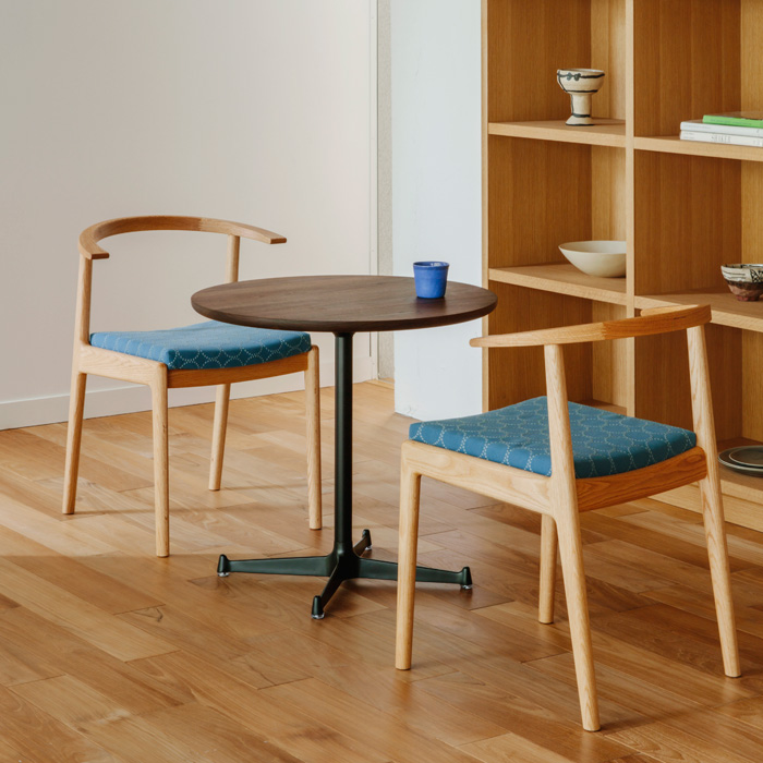 カフェテーブル