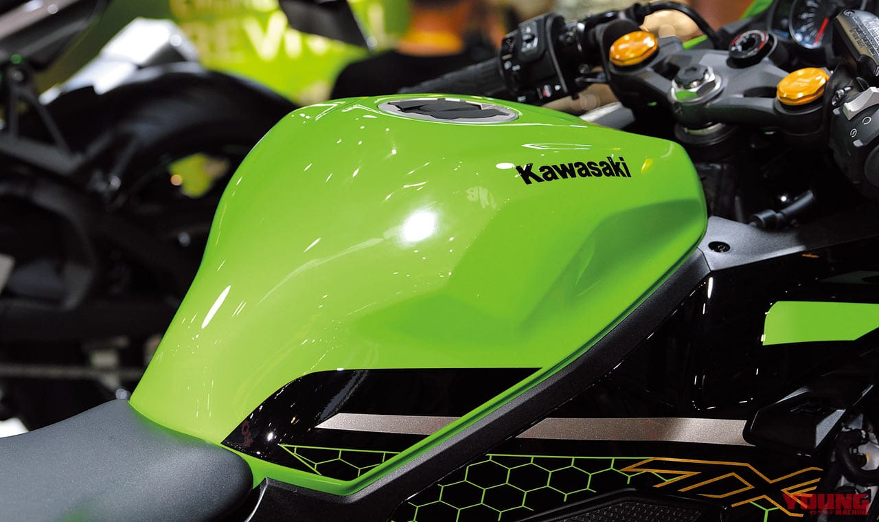 画像 No.2/14] '20カワサキ Ninja ZX-25Rスタイリング解説【250cc4気筒