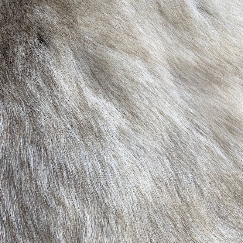 トナカイの毛皮(ランク2) レインディアー ハイド スウェーデン ラグ