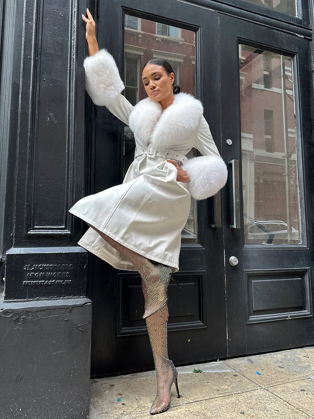 Foxy Leather Coat w/ Fox Fur In White -..-. ZCRAVE™ OFFICIAL