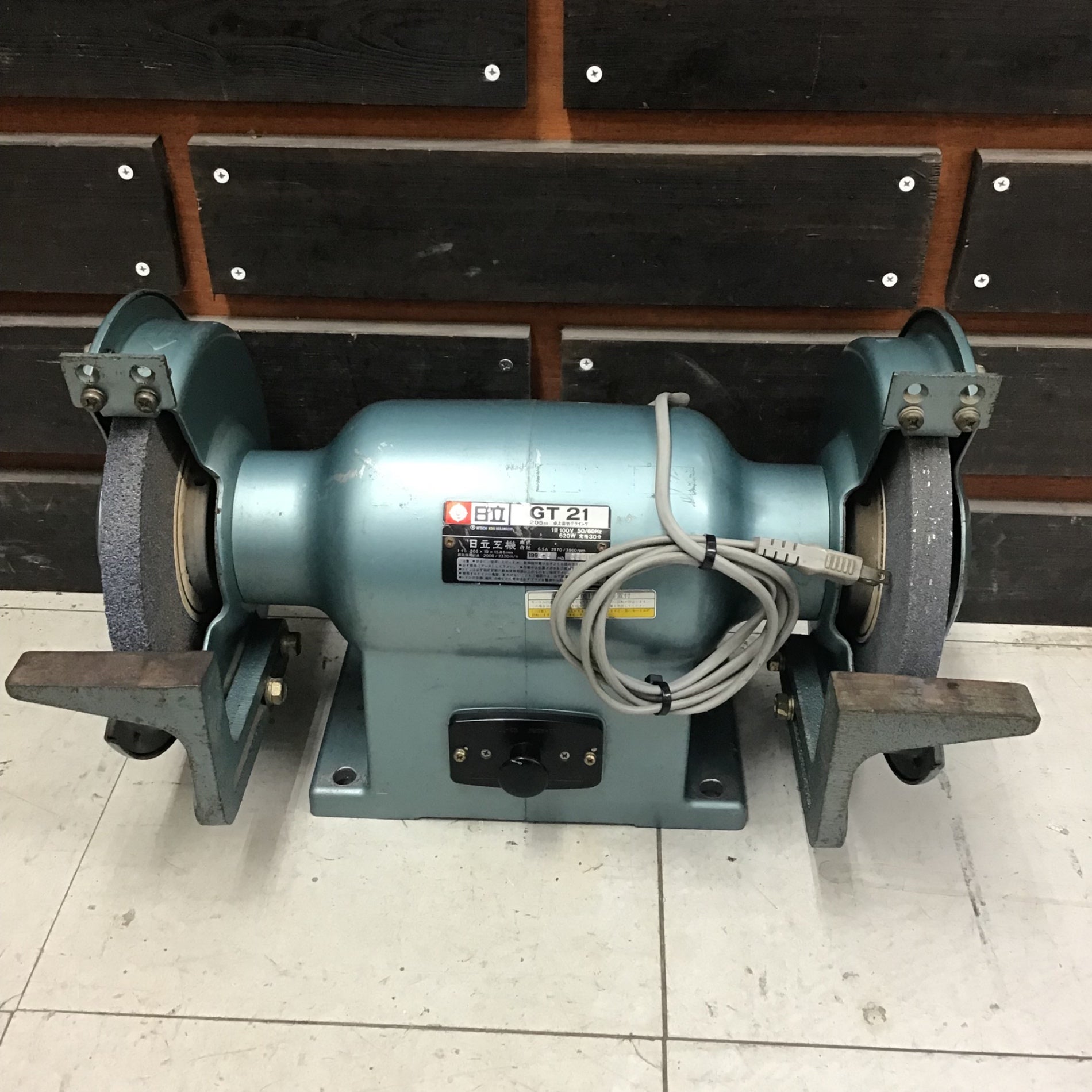 現状品】 日立/HITACHI 卓上グラインダー GT-21 【鴻巣店】 – アクト