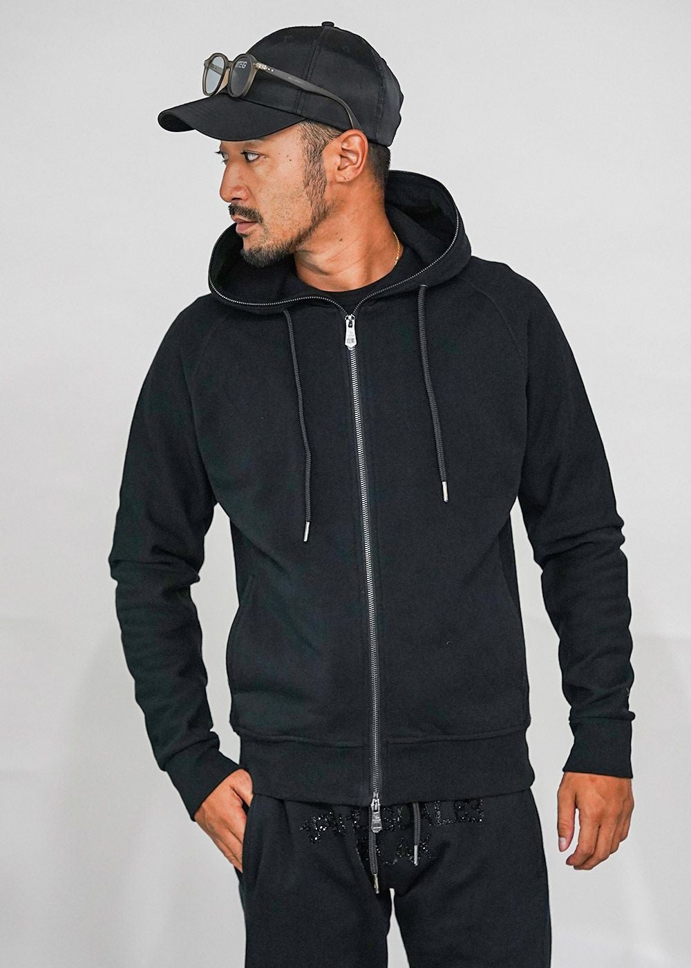 スペシャルストーンロゴフーディー | adamsJUGGLER（アダムス