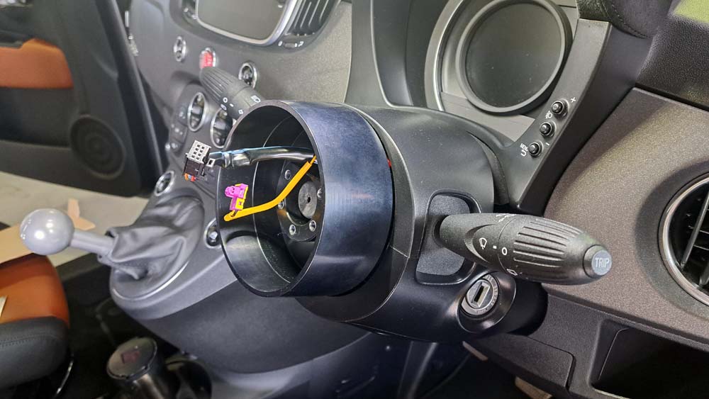 ステアリングコラムエクステンダー｜フィアット・アバルトのことなら