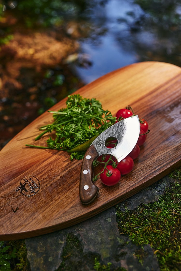 Discover our Hand-Forged Bushcraft Knife – Almazan Kitchen®
