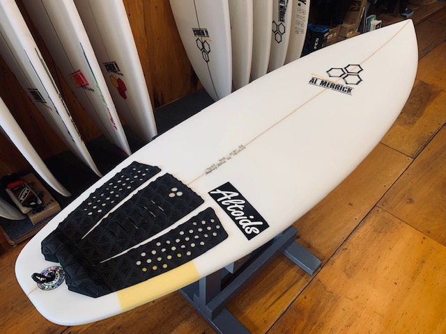 NEWボード【ボビークアッド＆ ハッピーエブリデイ | サーフィン