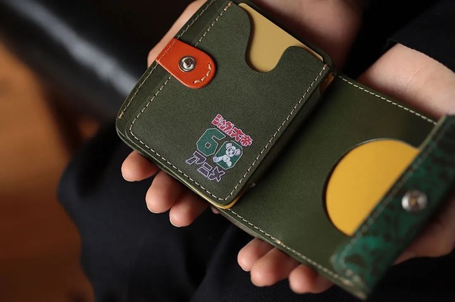 手塚治虫「ジャングル大帝」レオ＆父パンジャをデザイン！革職人