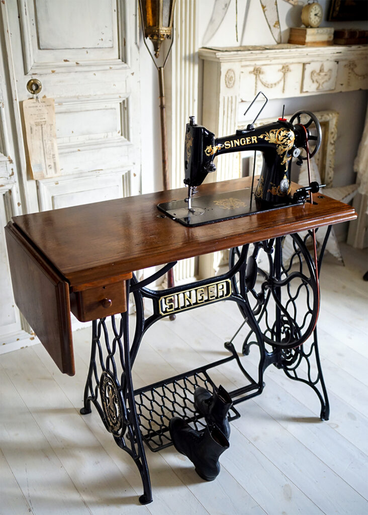 縫える！きれい！アンティークミシン│SINGER 職業用ミシン 103