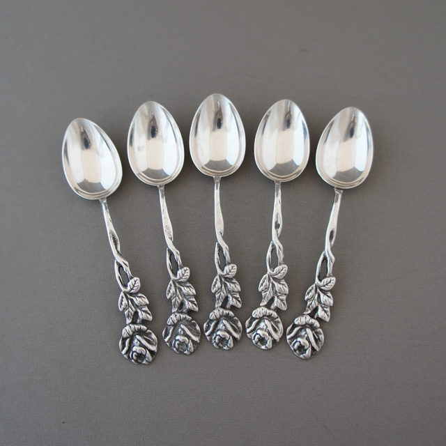 スウェーデン「薔薇装飾 コーヒースプーン 5本セット」《アンティック
