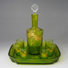 オールドバカラ「緑色ガラス 花文リキュールセット」《アンティック