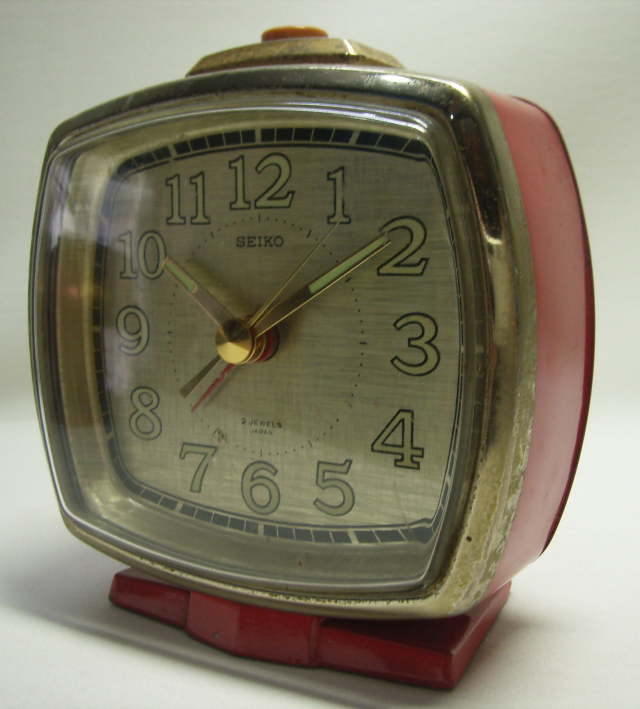 レトロ感あり！セイコー JAPAN 目覚まし時計（赤色） SEIKO 2JEWELS