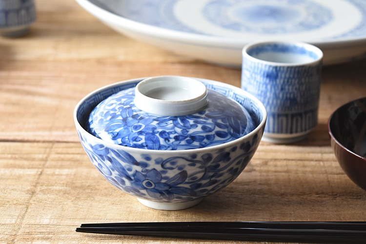 蓋物□呉須安南 古い染付 安南 丸香合 花唐草 青華 古玩 時代物 骨董品