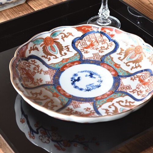 大聖寺伊万里 色絵 草花鳳凰唐草模様 輪花型 七寸皿 - 生活骨董と古布