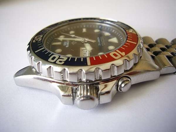 セイコー SEIKO キネティック 200m ビンテージダイバー 2次電池交換