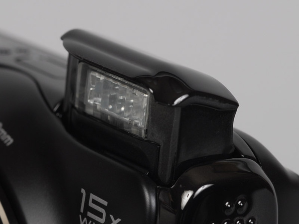 ASCII.jp：この薄さで光学15倍ズーム!! 「FinePix F300EXR」 (1/3)